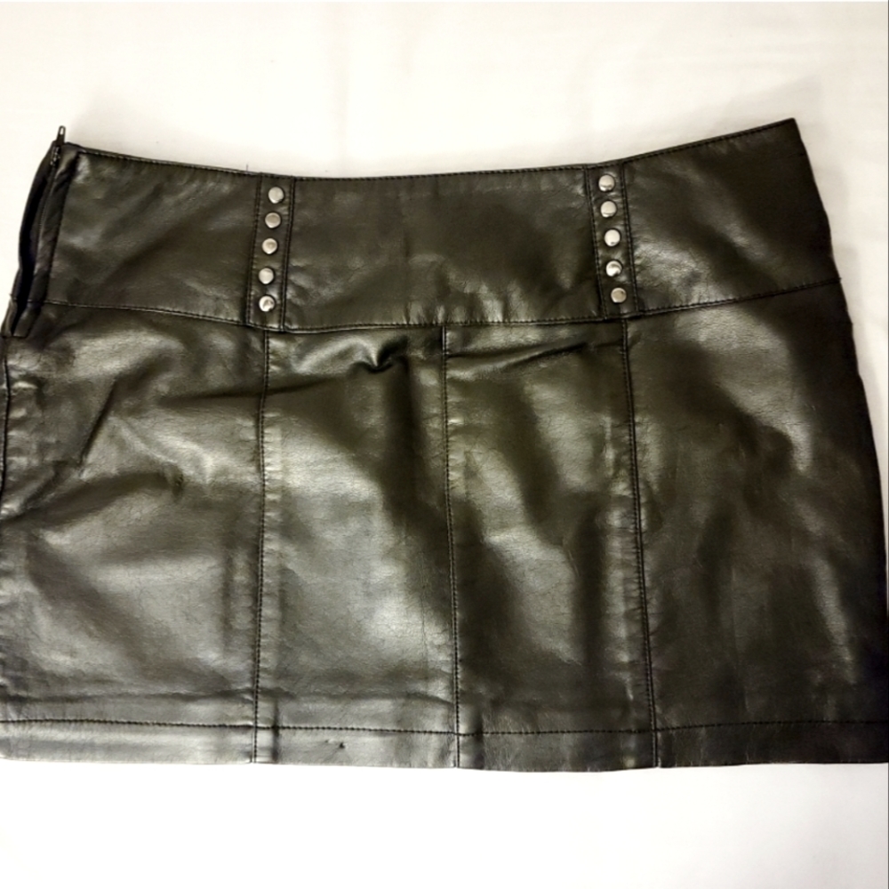 Forever 21 Faux Leather mini skirt Sz. S